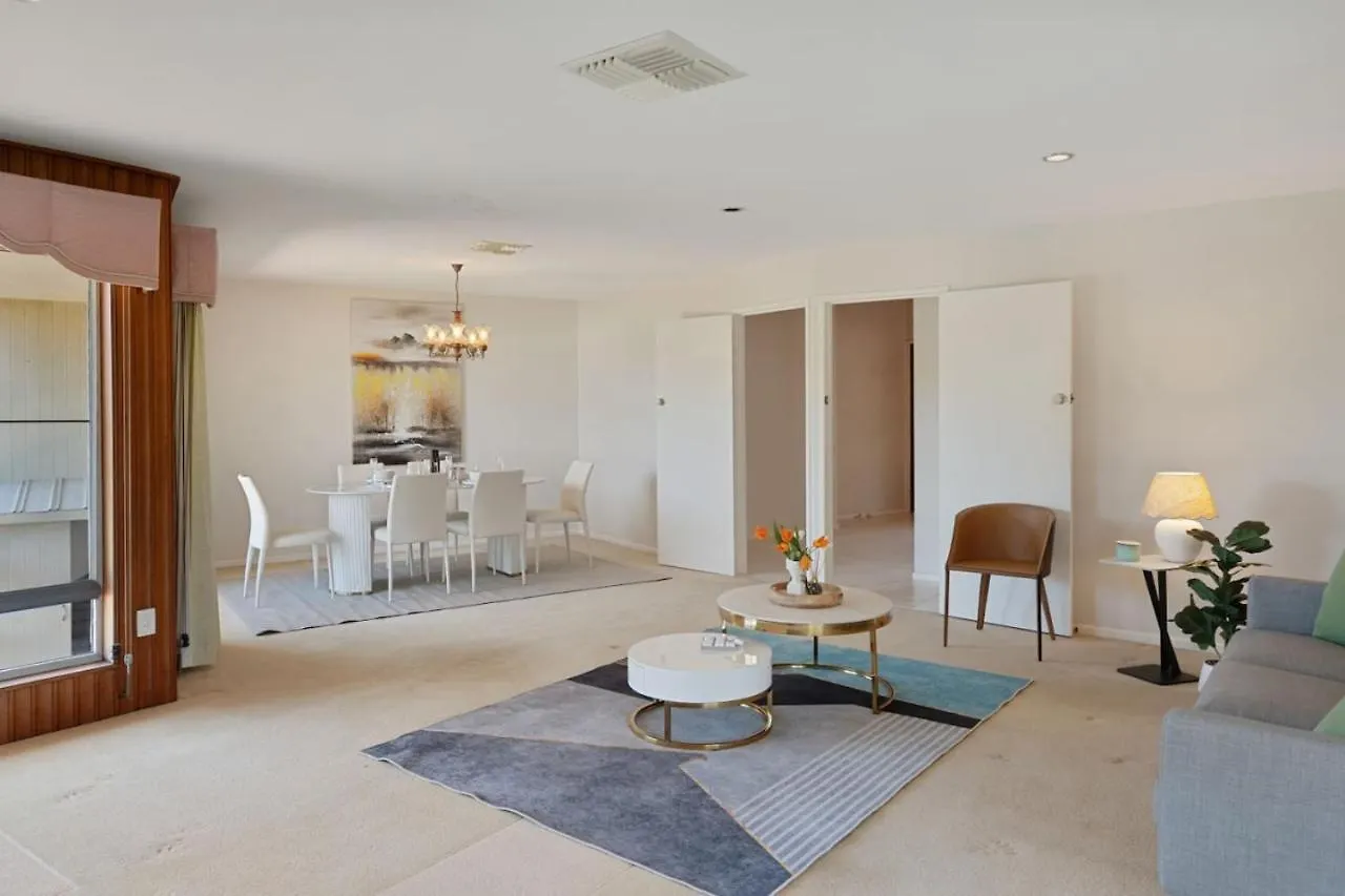 Villa Charming 4Br House W Pool And Parking Near Sunnybank Brisbane 0*,  Australia